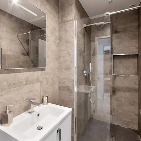 Carabacel - Welkeys Apartament *